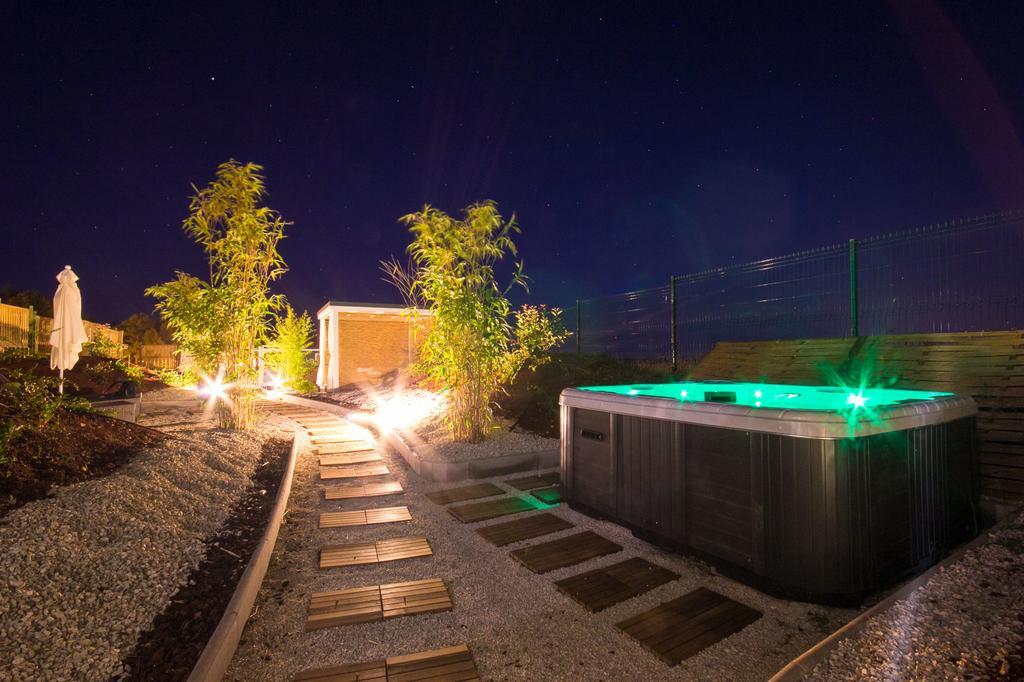 Camping Adria Mobile Homes In Camping Kastanija Novigrad Istria Eksteriør bilde