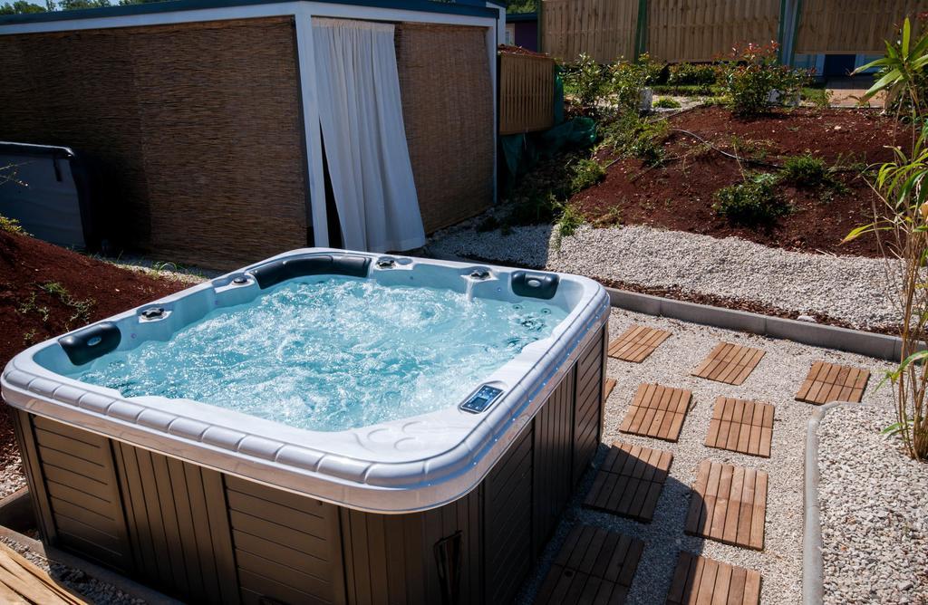 Camping Adria Mobile Homes In Camping Kastanija Novigrad Istria Eksteriør bilde