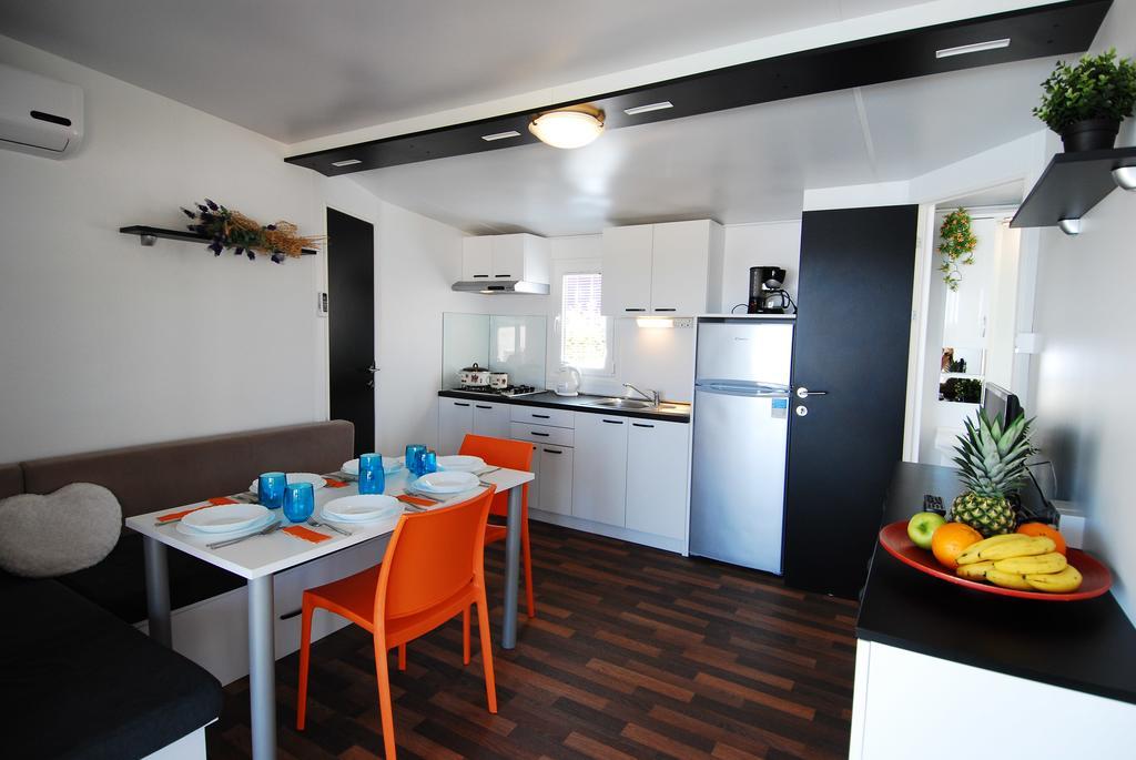 Camping Adria Mobile Homes In Camping Kastanija Novigrad Istria Eksteriør bilde