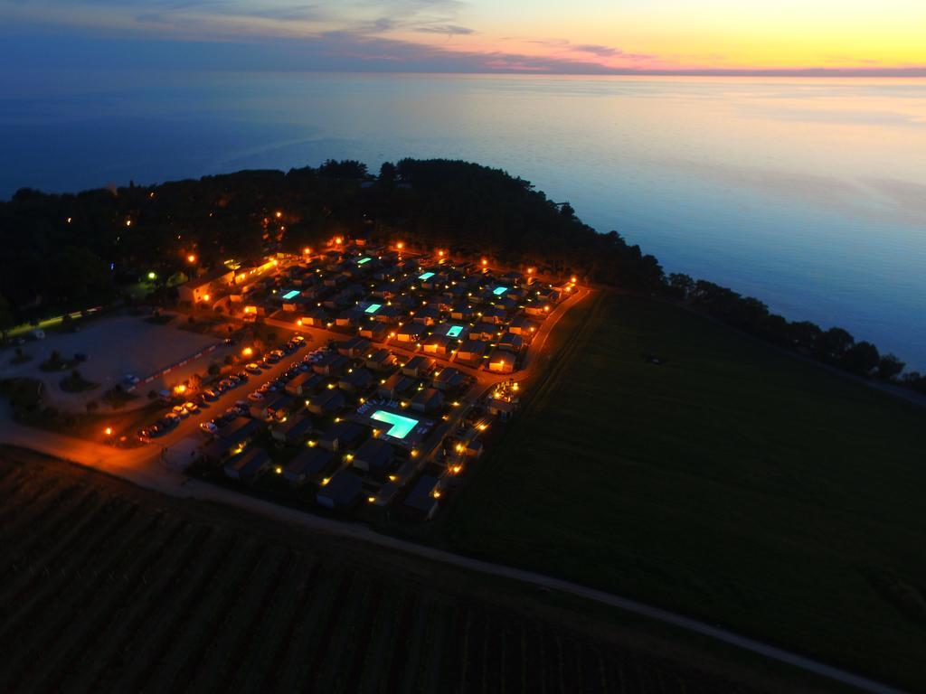 Camping Adria Mobile Homes In Camping Kastanija Novigrad Istria Eksteriør bilde