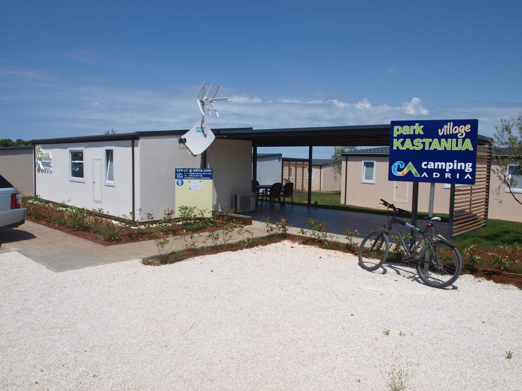 Camping Adria Mobile Homes In Camping Kastanija Novigrad Istria Eksteriør bilde