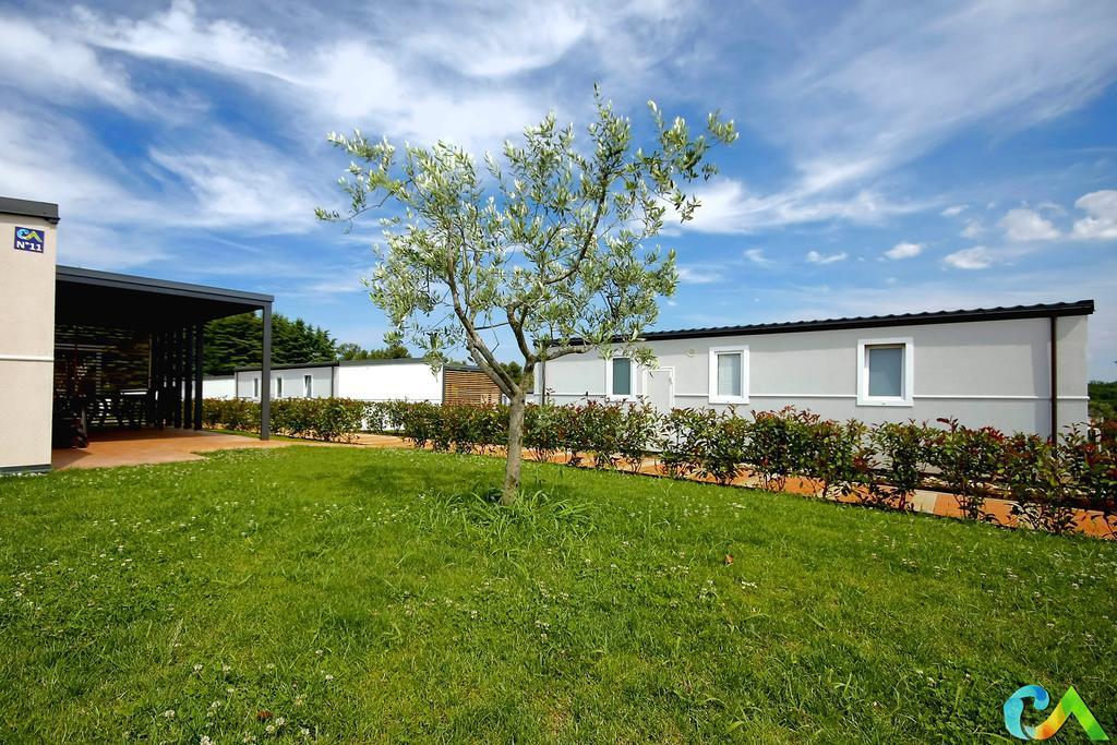 Camping Adria Mobile Homes In Camping Kastanija Novigrad Istria Eksteriør bilde