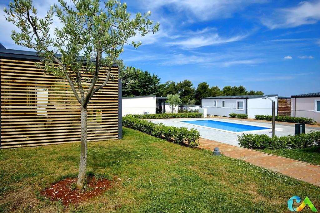 Camping Adria Mobile Homes In Camping Kastanija Novigrad Istria Eksteriør bilde