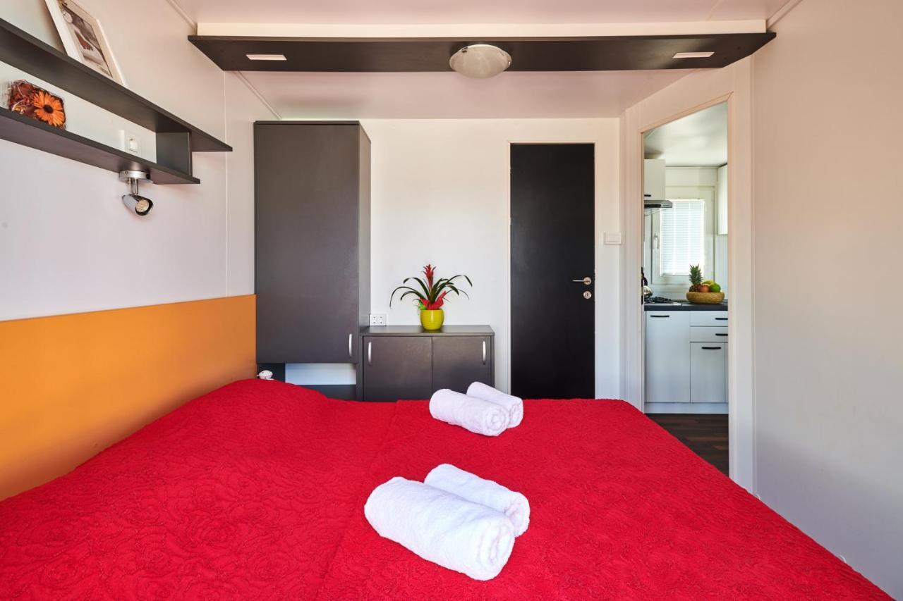Camping Adria Mobile Homes In Camping Kastanija Novigrad Istria Eksteriør bilde